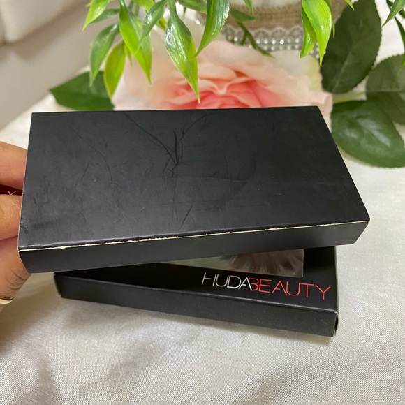 HUDABEAUTY EYELASHES JADE # 13 - Picture 5 of 5